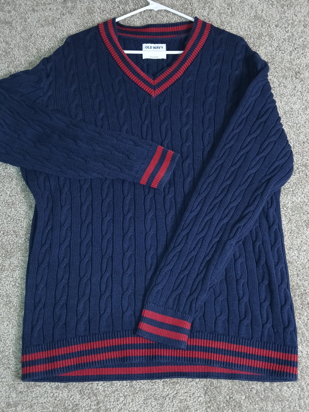 Old Navy Men's Navy Cable Knit V-Neck Sweater with Red Trim - XL Tall